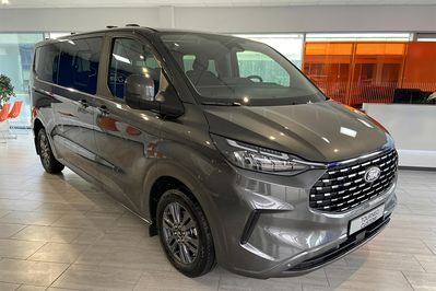 Ford Tourneo Custom 320 L2H1 Titanium A8