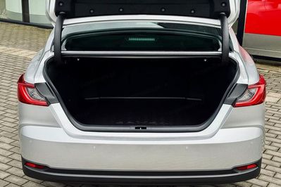 Toyota Camry Executive 2.5 Hybrid Dynamic Force