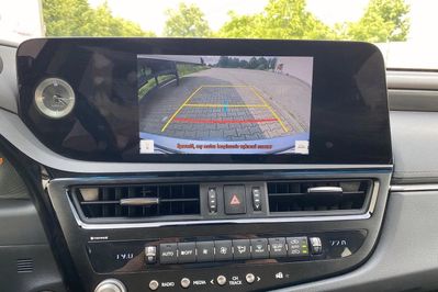 Lexus ES 300h Business Edition