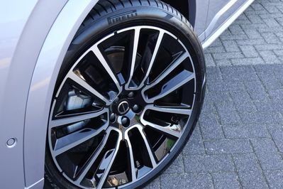 Volvo XC90 T8 AWD Plug-In Hybrid Ultra Dark 7os