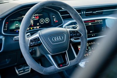 Audi A6 RS6 TFSI quattro Performance