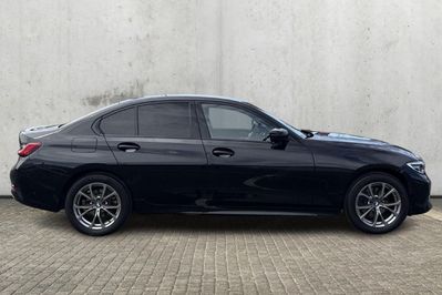 BMW Seria 3 320i xDrive Advantage