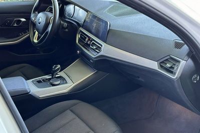 BMW Seria 3 Touring 318d Sport Line