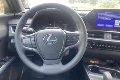 Lexus UX 300h Business