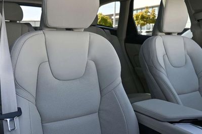 Volvo XC60 B5 AWD Plus Dark