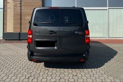 Toyota Proace Verso EV Long L2H1 75kWh Business