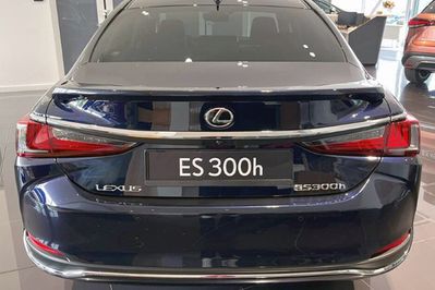 Lexus ES 300h Business Edition 2.5 E-CVT