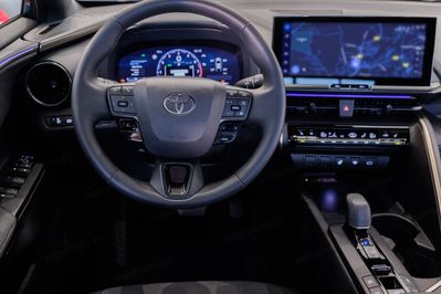 Toyota C-HR 2.0 PHEV Dynamic Force Executive