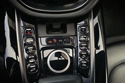 Aston Martin DBX V8