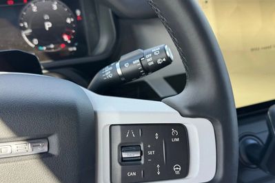 Land Rover Defender 110 D250 mHEV X-Dynamic SE