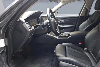 BMW Seria 3 Touring 330i xDrive