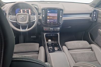 Volvo XC40 B3 Plus Dark aut