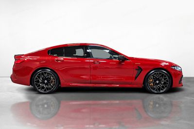 BMW Seria 8 M8
