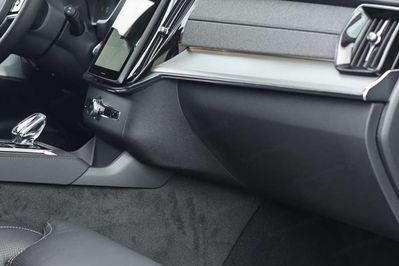 Volvo XC90 B5 AWD Ultra Black Edition