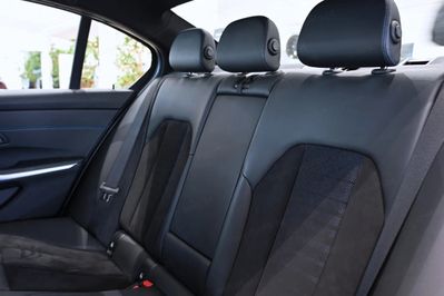 BMW Seria 3 330i xDrive M Sport