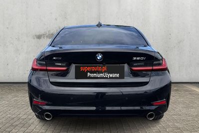 BMW Seria 3 320i xDrive Advantage