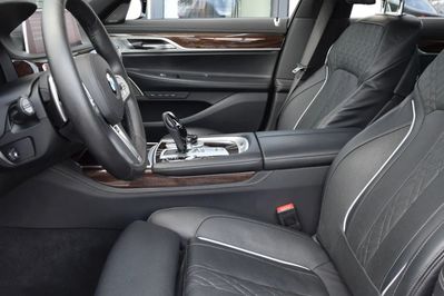 BMW Seria 7 750d xDrive M Sport