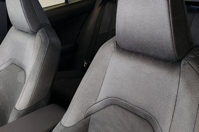 Lexus UX 300h Business