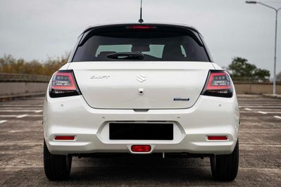 Suzuki Swift Premium Plus 1.2 Dualjet SHVS