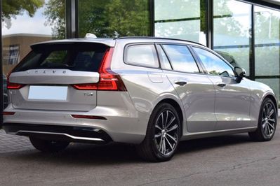 Volvo V60 T6 AWD Plug-In Hybrid Plus Dark