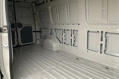 Volkswagen Crafter L4H3 AT8