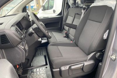 Peugeot Expert XL L2H1 EAT8