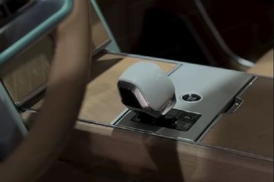 Land Rover Range Rover D350 SV Bespoke ''Equator Haze''