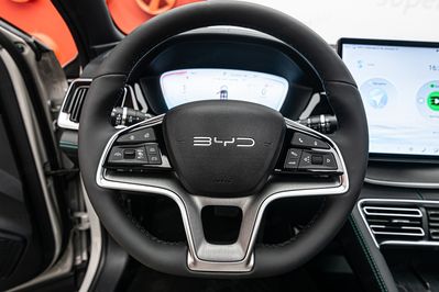 BYD Seal U DM-i  Design AWD