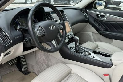 Infiniti Q50 Hybrid AWD