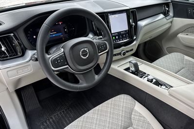 Volvo XC60 T6 Plug-In Hybrid AWD Core