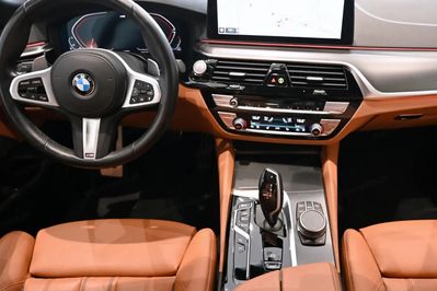 BMW Seria 5 540i xDrive mHEV M Sport sport-aut
