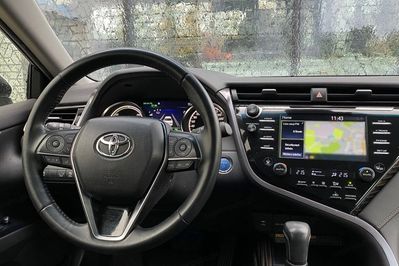 Toyota Camry 2.5 Hybrid Executive Cvt