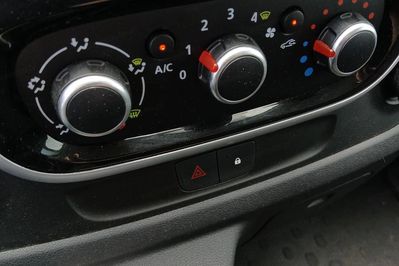 Renault Trafic 2.0 dCi L2H1 Pack Clim