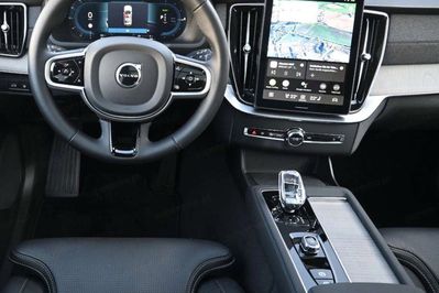 Volvo XC90 T8 AWD Plug-In Hybrid Ultra Dark 7os