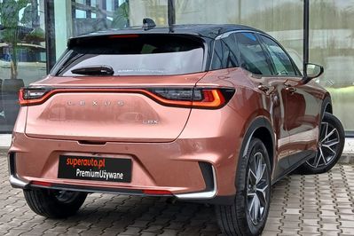 Lexus LBX Hybrid Cool