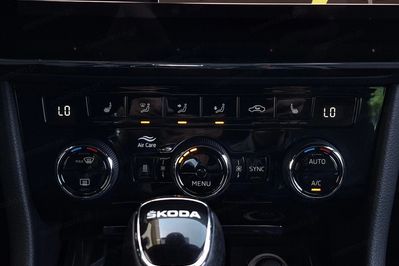 Skoda Superb 2.0 TDI SCR Sportline DSG