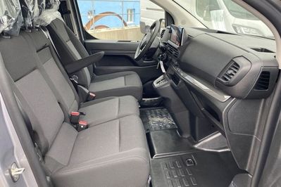 Peugeot Expert XL L2H1 EAT8