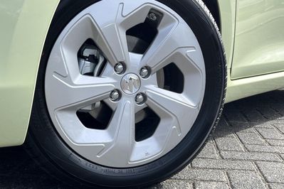 Suzuki Swift Premium Plus 1.2 Dualjet CVT SHVS