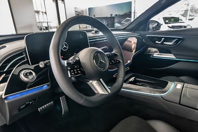 Mercedes E Klasa 220 d 4-Matic AMG