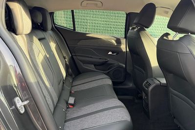 Peugeot 408 Puretech Allure S&S EAT8
