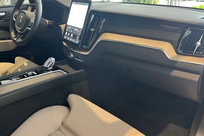 Volvo XC60 B5 B AWD Plus Bright