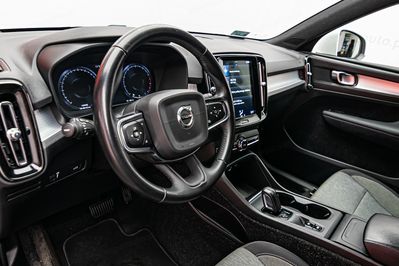 Volvo XC40 T3 Momentum Pro