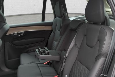 Volvo XC90 B5 B AWD Plus Dark 7os aut