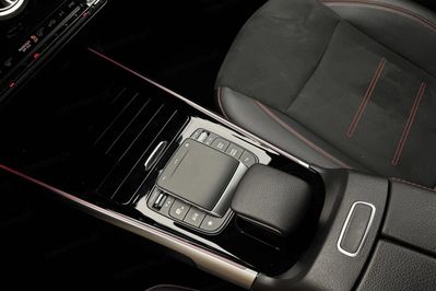 Mercedes GLB 200 AMG Line 7G-DCT