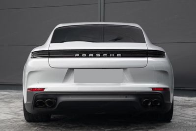 Porsche Panamera 4 E-Hybrid