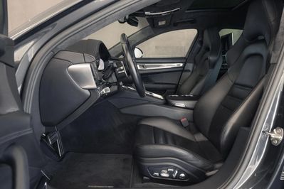 Porsche Panamera Turbo Hybrid