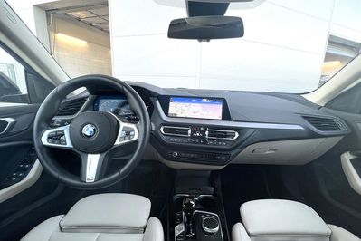 BMW Seria 2 218i Sport Line