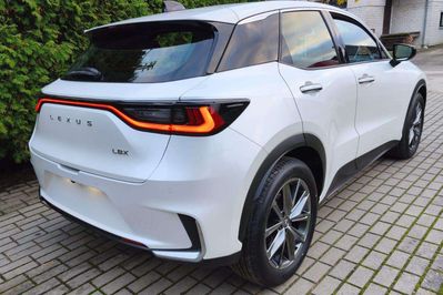 Lexus LBX Elegant 1.5 Hybrid