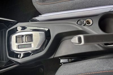 Peugeot 2008 Business e-DCS6 1.2 PureTech mHEV