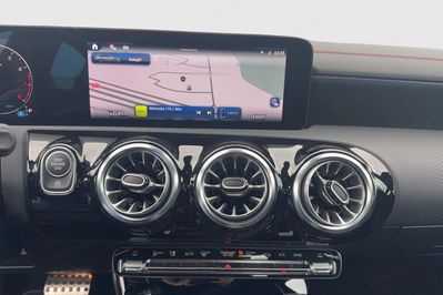 Mercedes CLA Shooting Brake 200 AMG Line
